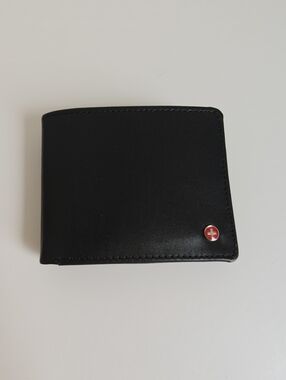 Alpine Swiss RFID Mens Wallet Deluxe Capacity Hybrid Bifold Flipout ID Window